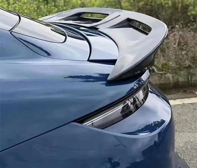 Becquet Carbone Porsche Taycan Tail Fins 2019-2024 - en situation - Becquet Voiture