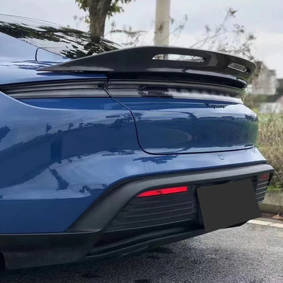Becquet Carbone Porsche Taycan Tail Fins 2019-2024 - vue arrière - Becquet Voiture