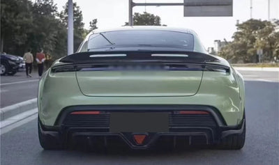 Becquet Carbone Porsche Taycan Tail Fins 2019-2024 - vue rapprochée 2 - Becquet Voiture