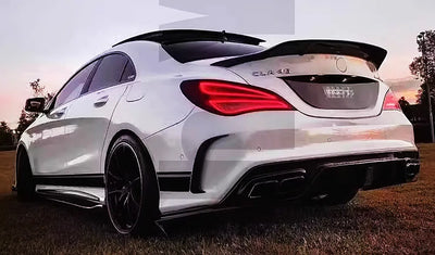 Becquet Coffre Carbone Mercedes CLA W117 C117 - en situation - Becquet Voiture