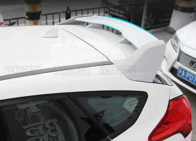 Becquet Coffre Ford Focus RS 2012-2018 Carbone - vue de profil - Becquet Voiture