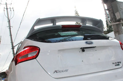 Becquet Coffre Ford Focus RS 2012-2018 Carbone - vue rapprochée - Becquet Voiture