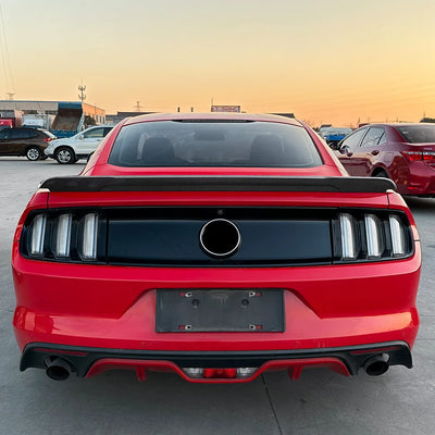 Becquet Coffre Ford Mustang MK6 Decklid 2015-2022 - en situation - Becquet Voiture