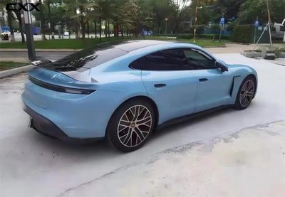 Becquet Coffre Porsche Taycan Carbone 2019-2023 - vue de profil - Becquet Voiture