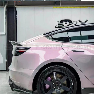 Becquet Coffre Tesla Model 3 IPM Carbone - vue de profil - Becquet Voiture