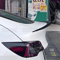 Becquet Coffre Tesla Model 3 Model Y Carbone - installé sur véhicule - Becquet Voiture