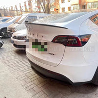 Becquet Coffre Tesla Model 3 Model Y Carbone - packshot studio - Becquet Voiture