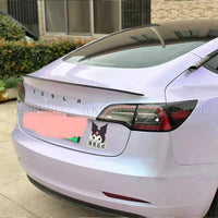 Becquet Coffre Tesla Model 3 Model Y Carbone - vue rapprochée - Becquet Voiture