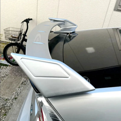 Becquet de Coffre Toyota Prius ZVW30 - détail du montage - Becquet Voiture