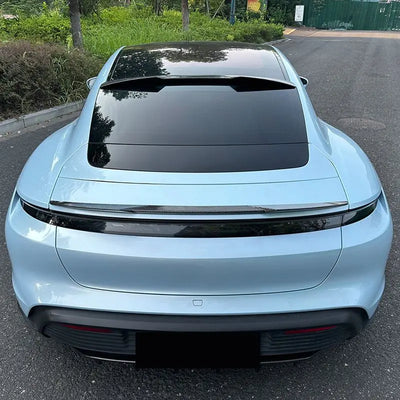 Becquet de Lunette Porsche Taycan 2019-2025 ABS - packshot studio - Becquet Voiture
