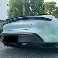Becquet de Toit Porsche Taycan 2019-2024 Carbone - packshot studio - Becquet Voiture