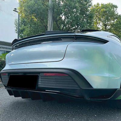 Becquet de Toit Porsche Taycan 2019-2024 Carbone - packshot studio - Becquet Voiture