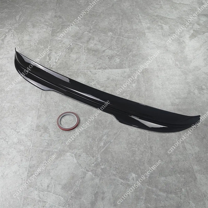 Becquet de Toit Volkswagen Caddy MK4 2015-2020 - détail du montage - Becquet Voiture