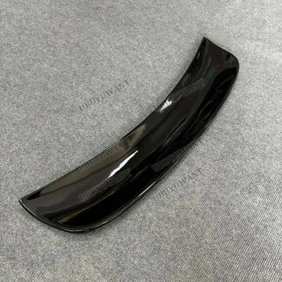 Becquet Ducktail Porsche 987 Cayman Coupé 2005-2012 Carbone - détail du montage - Becquet Voiture