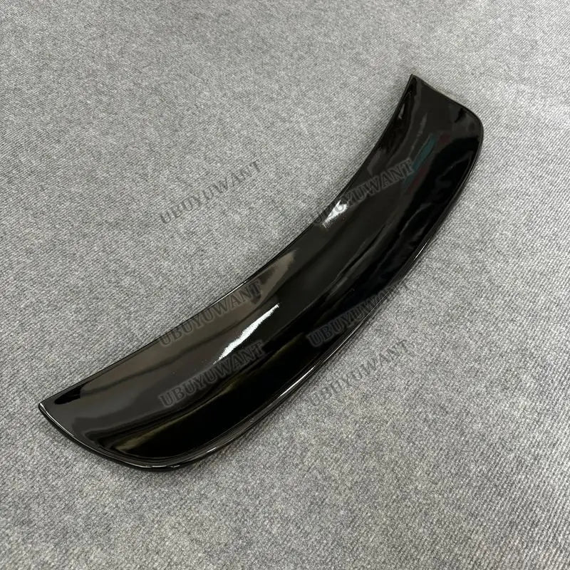 Becquet Ducktail Porsche 987 Cayman Coupé 2005-2012 Carbone - détail du montage - Becquet Voiture