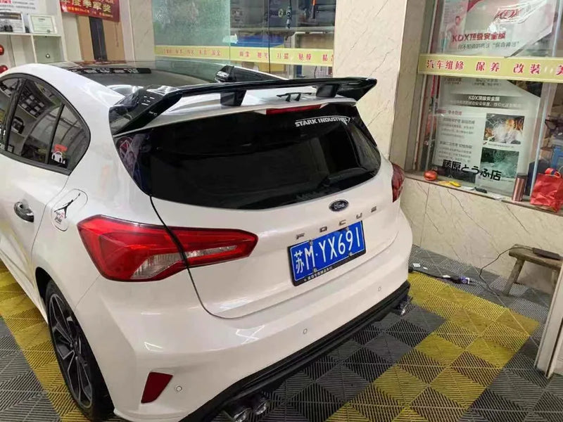 Becquet Ford Focus MK4 RS ST 2019-2022 - détail du montage - Becquet Voiture