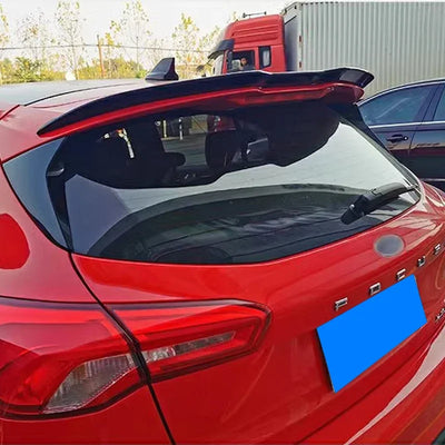 Becquet Ford Focus MK4 ST-Line Hatchback 2019-2025 - détail du montage - Becquet Voiture