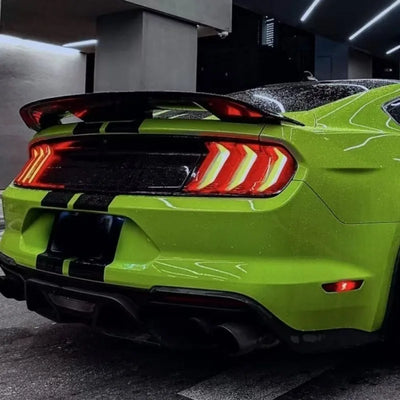 Becquet Ford Mustang GT500 2015-2023 - détail du montage - Becquet Voiture