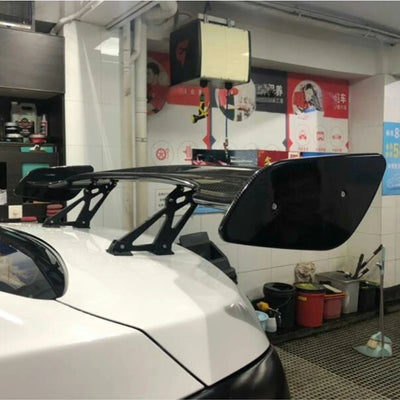 Becquet GT Racing Universel Sedan 145cm ABS - détail du montage - Becquet Voiture