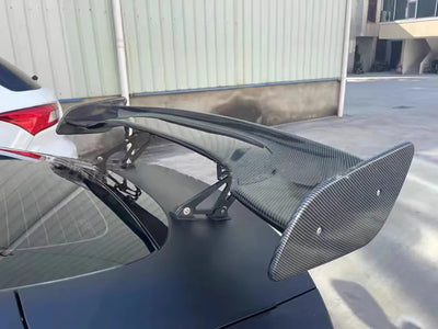 Becquet GT Universel Carbone 145cm Sport Tuning - détail du montage 2 - Becquet Voiture