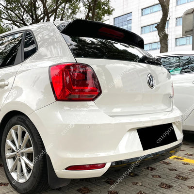 Becquet GTI Volkswagen Polo 5 MK5 2009-2017 - détail du montage - Becquet Voiture
