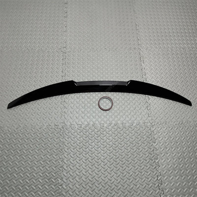 Becquet M4 Style BMW Série 4 G22 2020-2024 - vue de trois-quarts 2 - Becquet Voiture