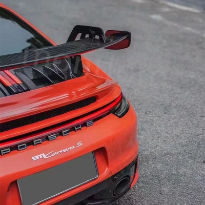 Becquet Porsche 911 992 GT3 Carbone 2019-2023 - détail du montage - Becquet Voiture