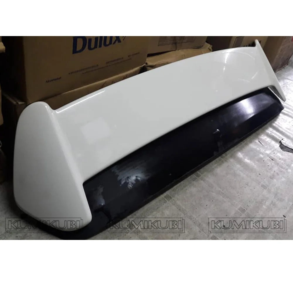 Becquet Toit Honda Civic Hatchback Type-R 1996-2000 - détail du montage - Becquet Voiture