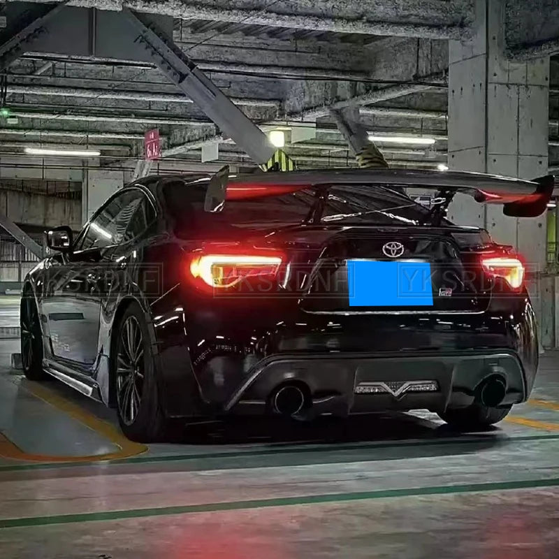 Becquet Toyota GT86 Subaru BRZ Universel GT Sport - détail du montage - Becquet Voiture