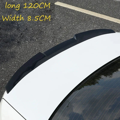 Becquet Universel 2025 Perforé Noir Brillant 99-120cm - en situation - Becquet Voiture