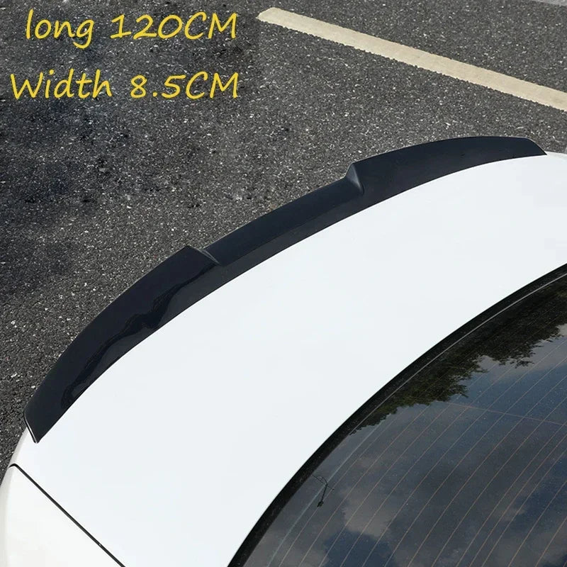 Universeller Schnabel 2025 perforiert, glänzend schwarz, 99–120 cm - im Einsatz - Becquet Voiture