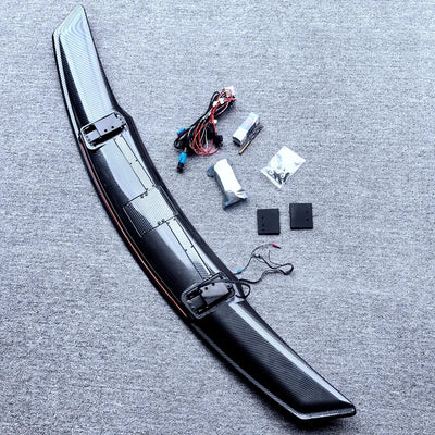Becquet Universel Électrique LED Lift Carbone ABS - packshot studio - Becquet Voiture