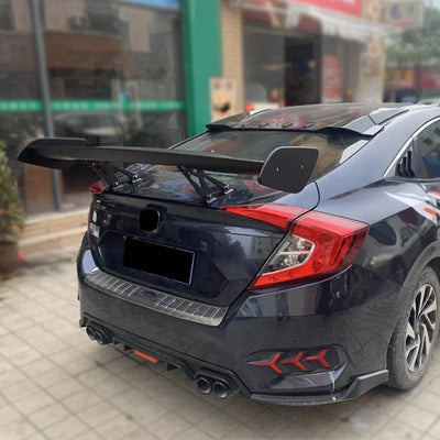 Becquet Universel GT GTR Sport Sedan Tuning - en situation 2 - Becquet Voiture
