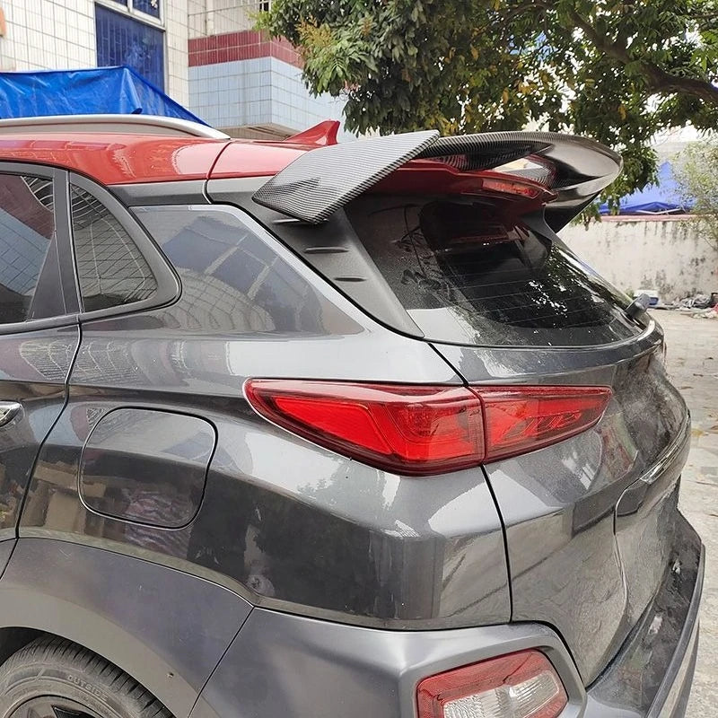 Universeller aerodynamischer Heckspoiler für Fließheck und SUV ohne Bohren - Dreiviertelansicht - Becquet Voiture