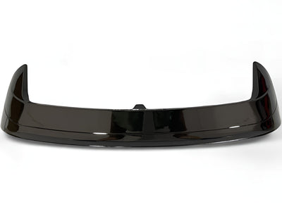 Becquet VW Golf 8 noir brillant - vue de trois-quarts - Becquet Voiture