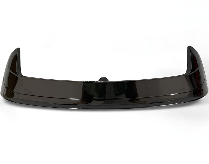 Becquet VW Golf 8 noir brillant - vue de trois-quarts - Becquet Voiture