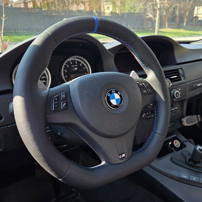 https://cdn.shopify.com/s/files/1/0565/4957/2747/files/bmw_e92_volant3.webp?v=1772904797