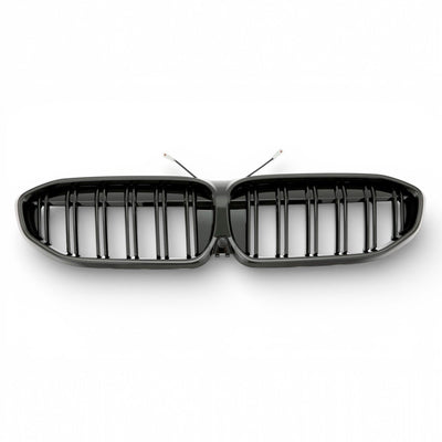 https://cdn.shopify.com/s/files/1/0565/4957/2747/files/bmw_serie_3_g20_calandre_noire.jpg?v=1773066462