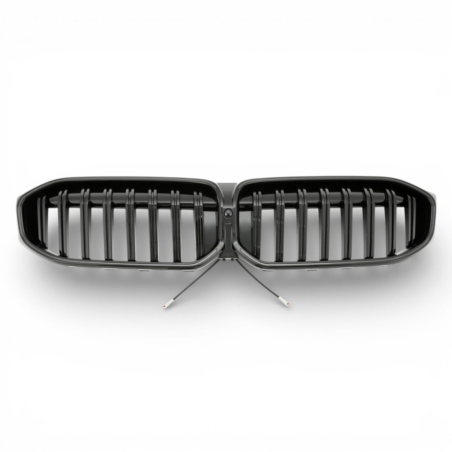 https://cdn.shopify.com/s/files/1/0565/4957/2747/files/bmw_serie_3_g20_calandre_noire_LED_Simple_LCI-1.jpg?v=1773066493