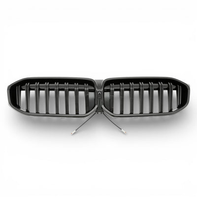 https://cdn.shopify.com/s/files/1/0565/4957/2747/files/bmw_serie_3_g20_calandre_noire_LED_Simple_LCI-1.jpg?v=1773066493
