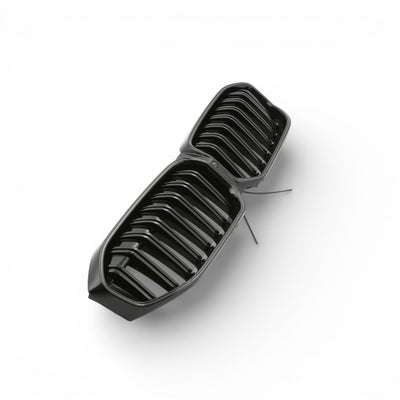 https://cdn.shopify.com/s/files/1/0565/4957/2747/files/bmw_serie_3_g20_calandre_noire_LED_Simple_LCI-2.jpg?v=1773066462