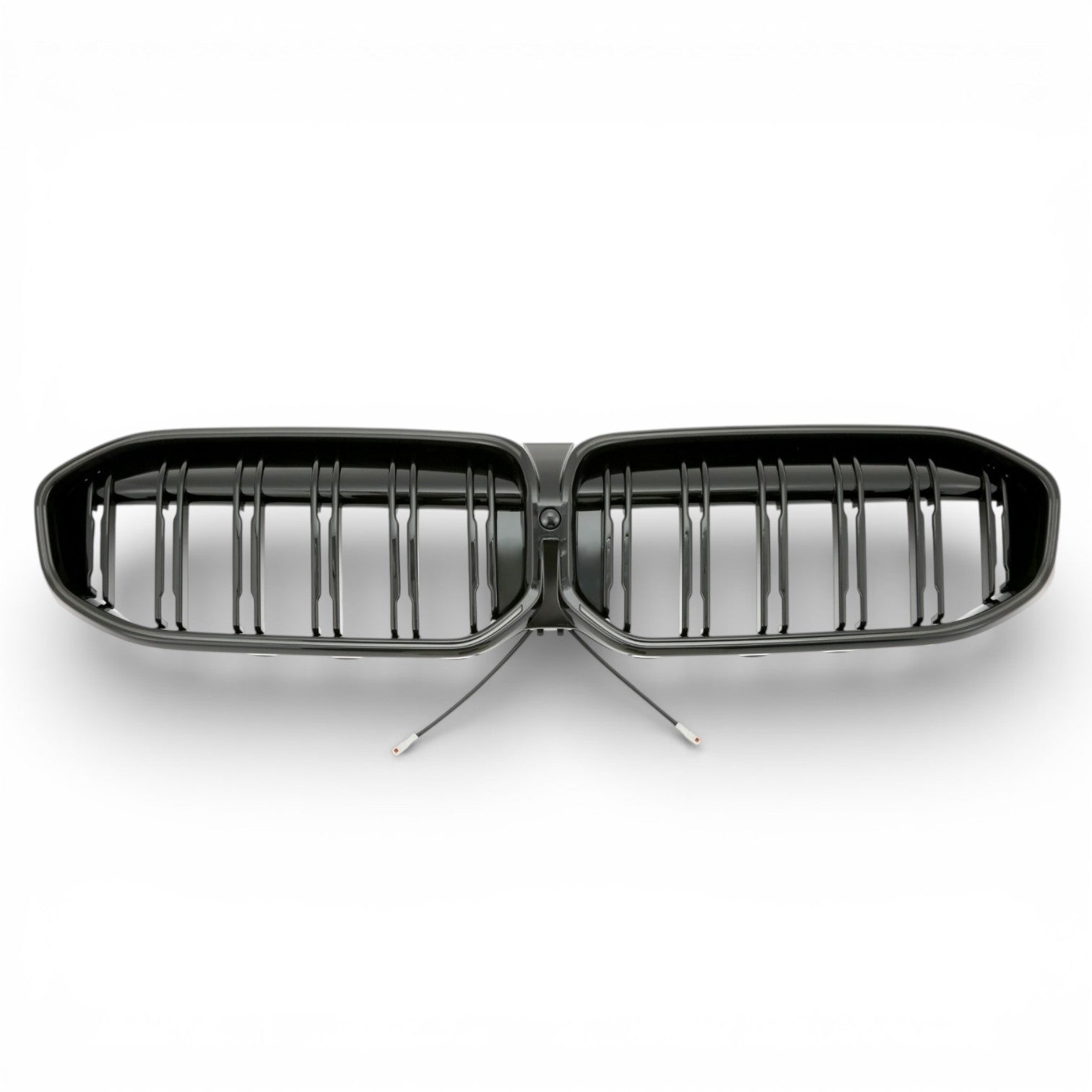 https://cdn.shopify.com/s/files/1/0565/4957/2747/files/bmw_serie_3_g20_calandre_noire_led_LCI_1.jpg?v=1773066493