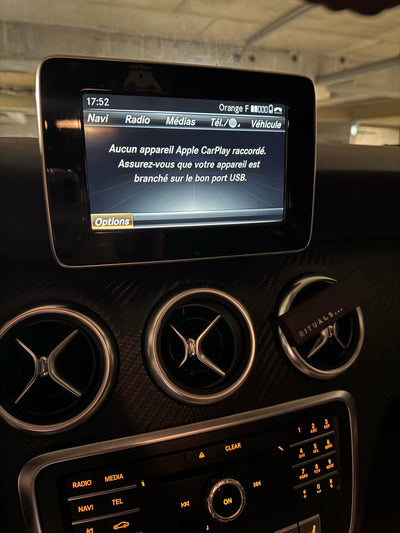 Boîtier Activation Apple CarPlay Android Auto Mercedes NTG 5.1 - vue de trois-quarts - Becquet Voiture