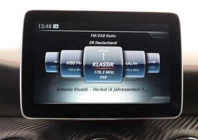 Boîtier Autoradio Connecté Android Auto Apple CarPlay Mercedes SLC NTG - packshot studio - Becquet Voiture