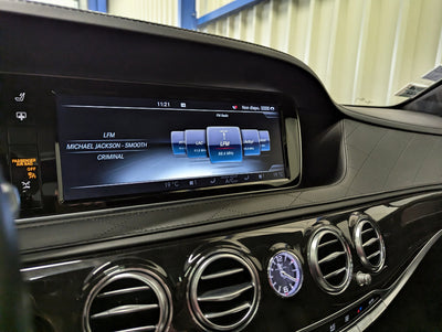 Boîtier CarPlay Android Auto Mercedes S W222 NTG 5.0 5.1 - packshot studio - Becquet Voiture