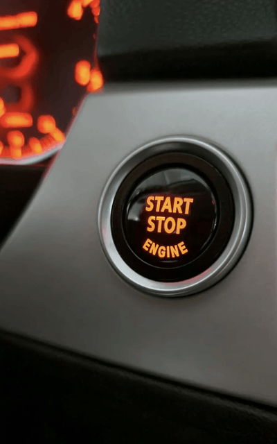 Bouton Start-Stop rouge BMW Série 1 3 5 X1 X3 X5 X6 Z4 - vue de face - Becquet Voiture