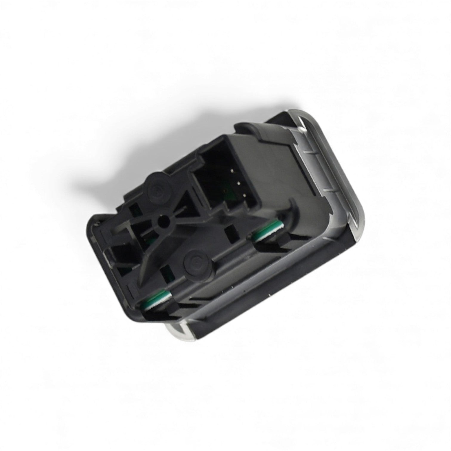 https://cdn.shopify.com/s/files/1/0565/4957/2747/files/bouton_ouverture_fermeture_de_coffre_mercedes_classe_a_b_c_e_gle_w176_w204_w212_w246-2.jpg?v=1764368106
