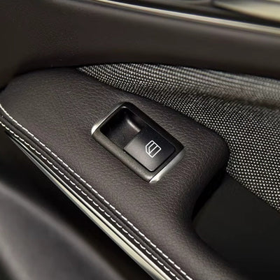 Boutons de Platine Lève-Vitres Conducteur Passager Mercedes GLA X156 - en situation - Becquet Voiture