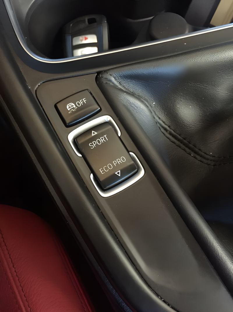 Boutons modes conduite BMW Série 2 F22 - Rouge Bleu Noir Performance - packshot studio - Becquet Voiture