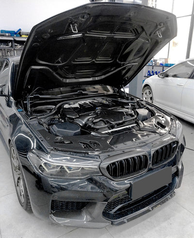 Cache Moteur Carbone BMW M5 F90 V2 - installé sur véhicule - Becquet Voiture